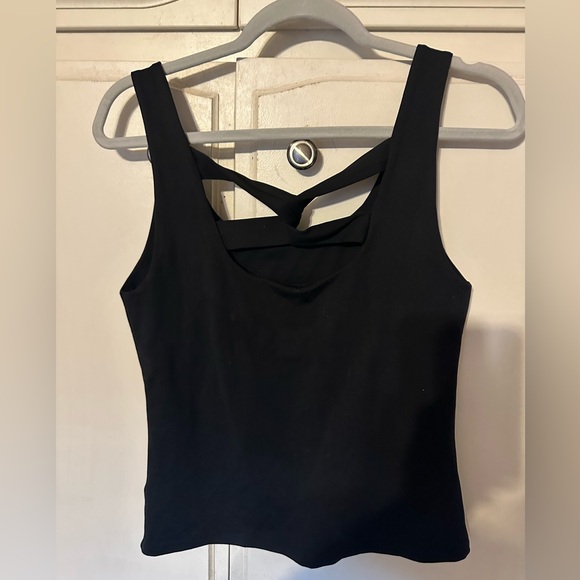 GAPFIT Studio Twist-Back Support Tank - Picture 7 of 11